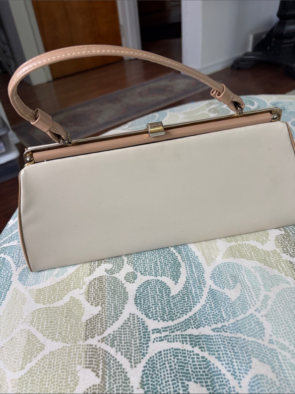 Elegant Cream and Tan Women's Top-Handle Bag vintage
Fair condition